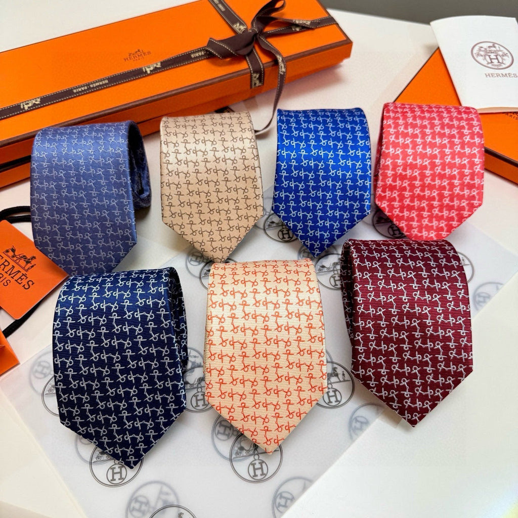 Hermes Style Men's Houndstooth Pattern Silk Tie