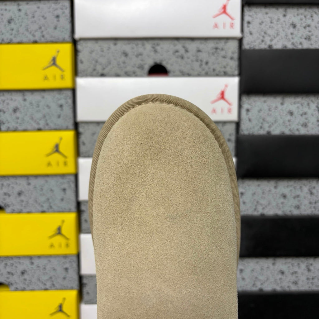 UGG Classic Ultra Mini Platform Boot – Suede Ankle Boot with Shearling Lining, Cross-Strap Lace Closure & Chunky Tonal SugarSole Platform in Sand