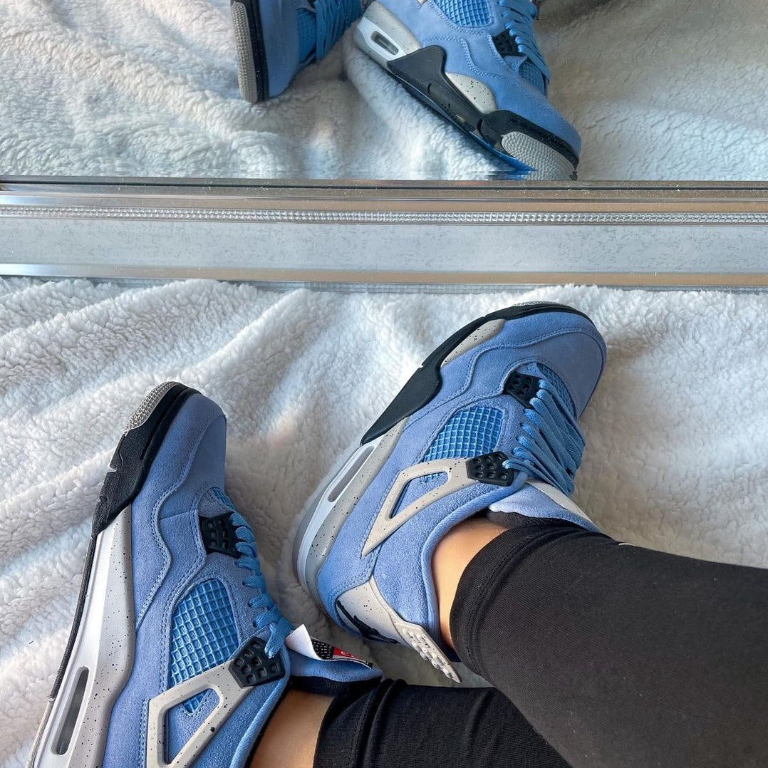 Air Jordan 4 'University Blue'