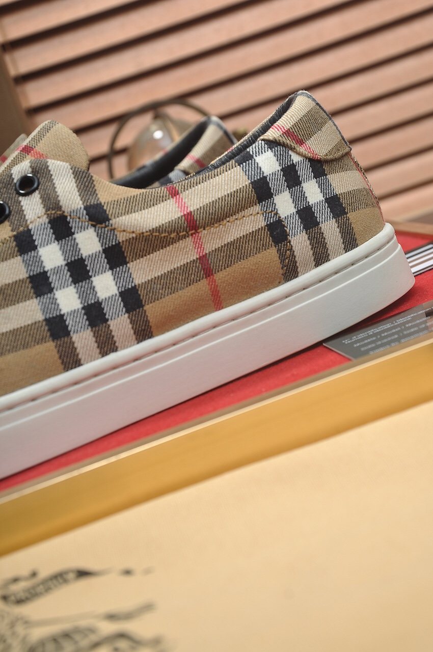 Burberry Beige Check Low-Top Sneakers - Black Laces