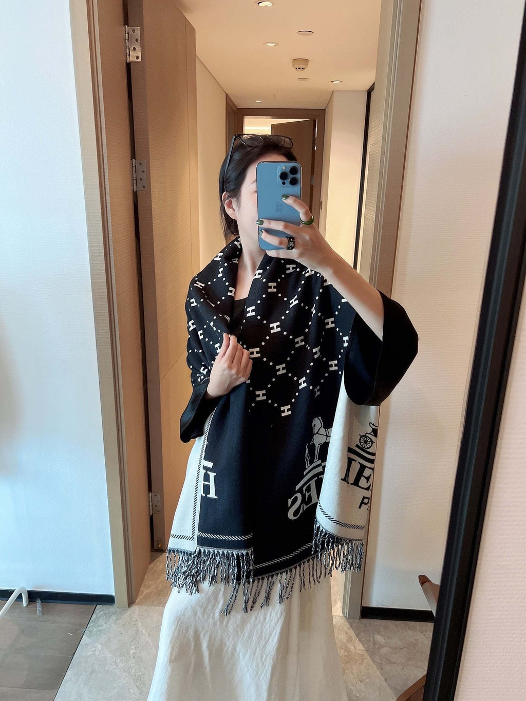 Hermès Geometric Motif Fringed Scarf