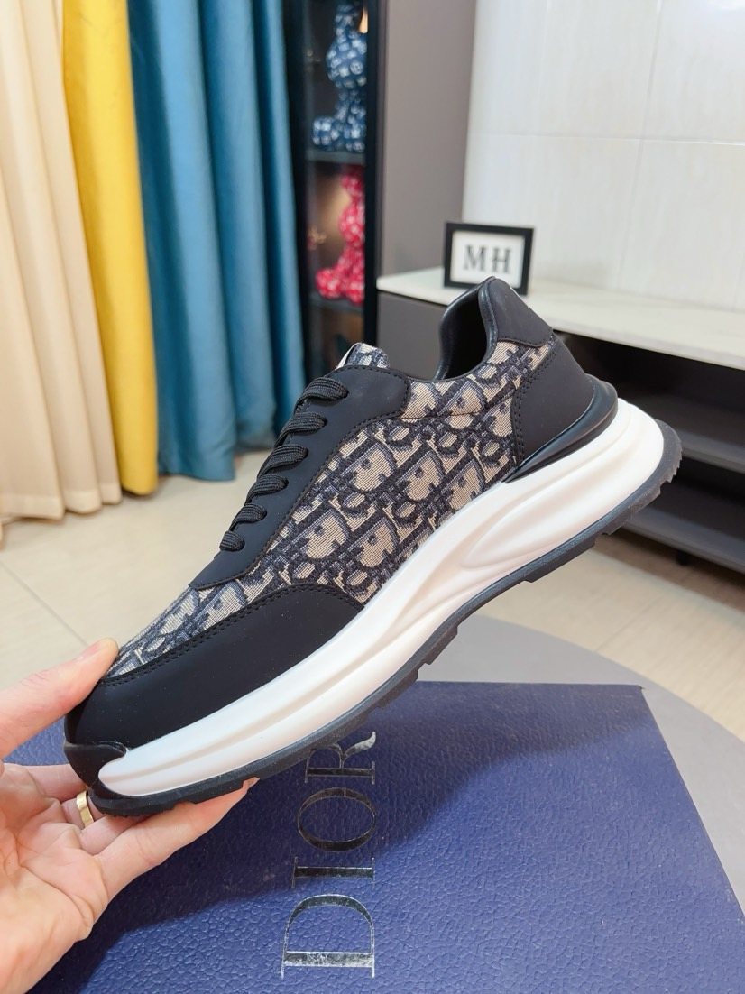 Dior Men's Patterned Low-Top Sneakers - Padded Collar