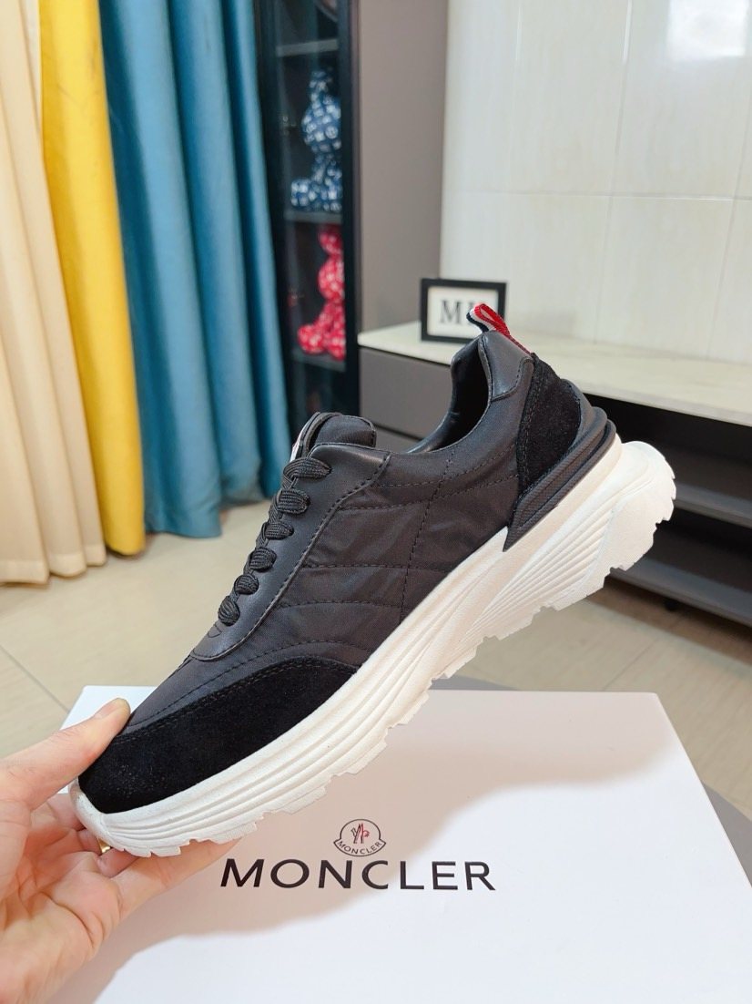 Moncler Men's Black and Charcoal Low-Top Sneakers